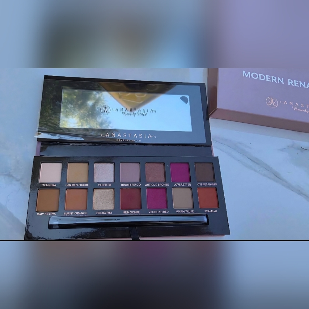 Anastasia Beverly Hills Modern Renaissance Eyeshadow Palette